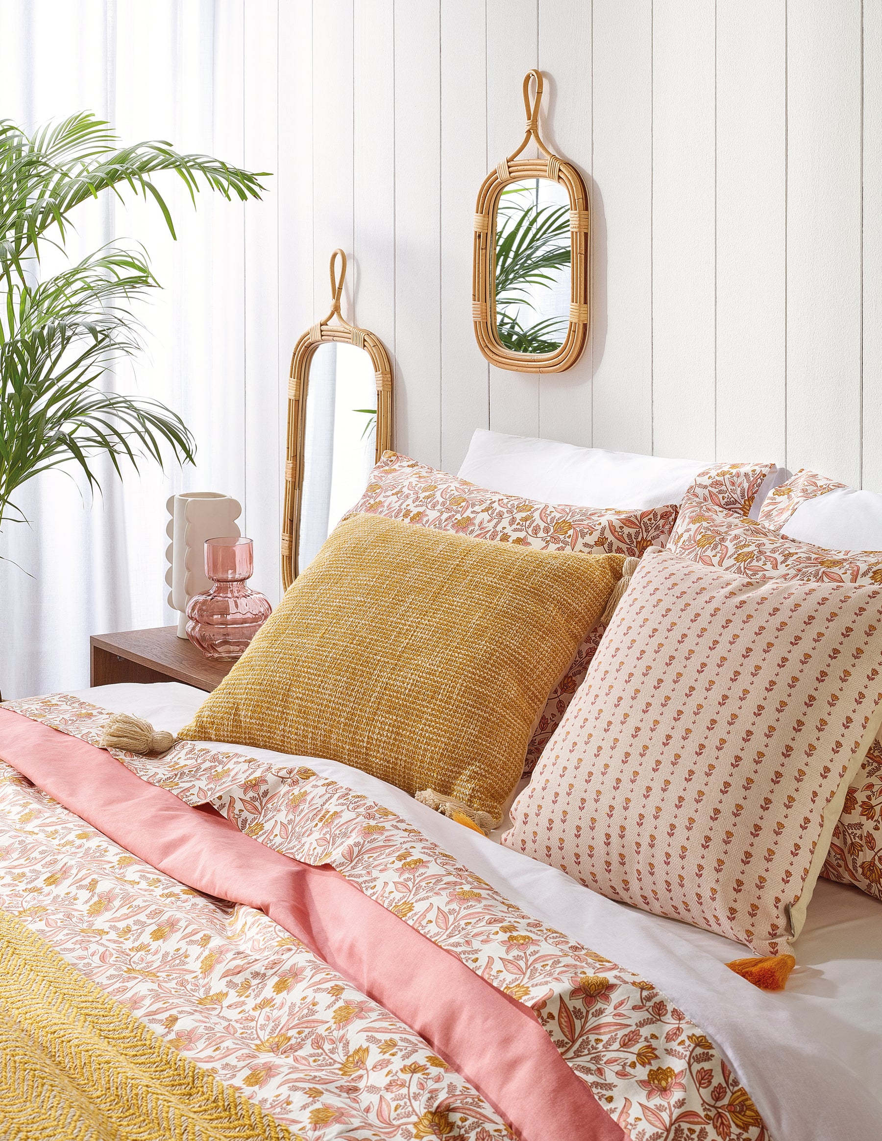 Transforme o seu quarto num refúgio de conforto: Dicas de decoração de cama